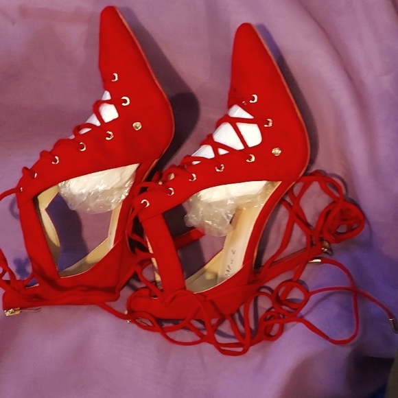 Shoes - Picture 4 of 4